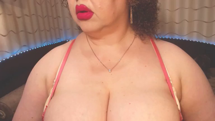CurvyKatty40DD