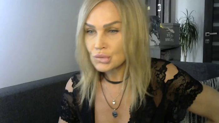 Evie_Paige