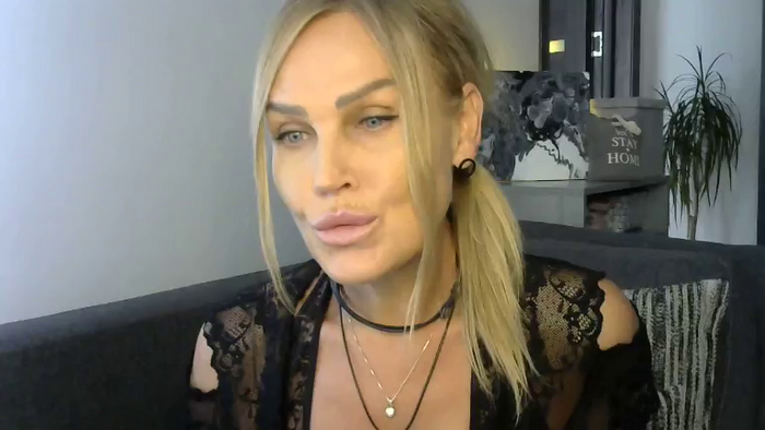 Evie_Paige
