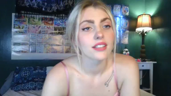 AlexMarieXOXO