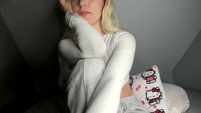 XxAlliGirlNextDoor