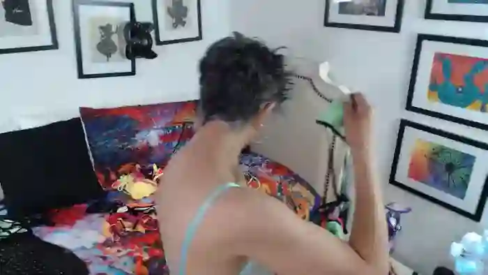 2025/08/24/streamate-izzyoncam-11-36-02
