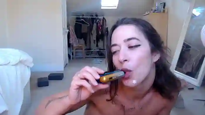 2025/08/25/streamate-klaradelgado-09-23-32