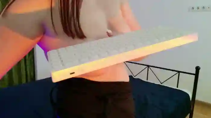 2025/08/25/streamate-mirabeall-14-52-06