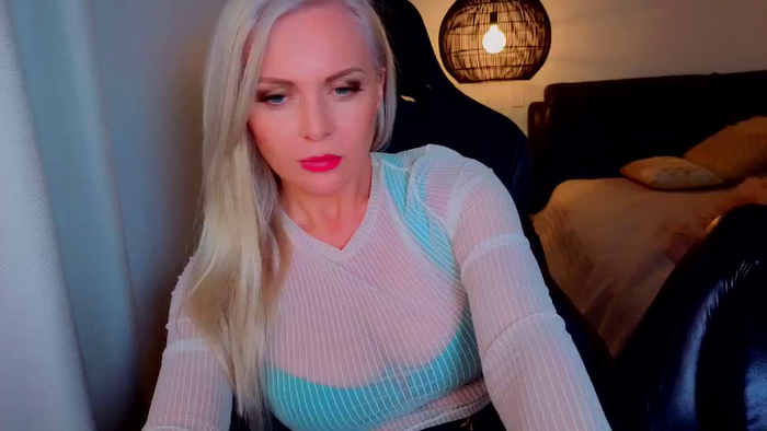MsLindsayDevis
