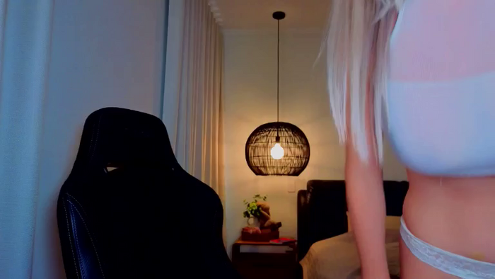 MsLindsayDevis