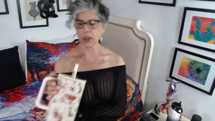 IzzyOnCam