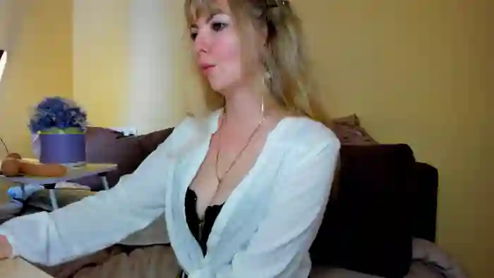 2025/09/01/streamate-moonlightgirl-06-56-41
