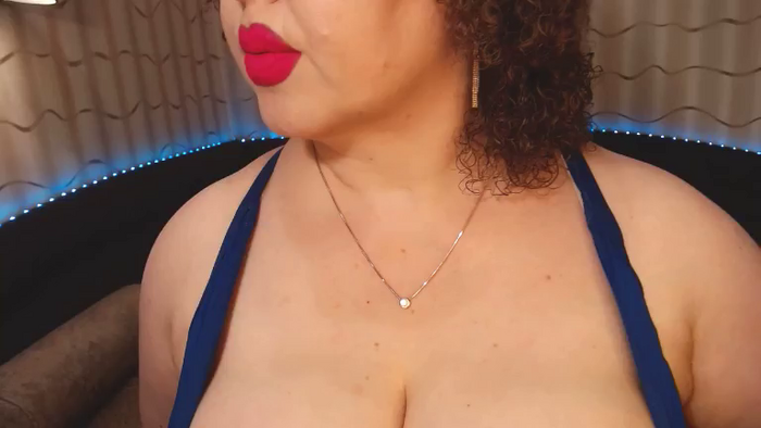 CurvyKatty40DD