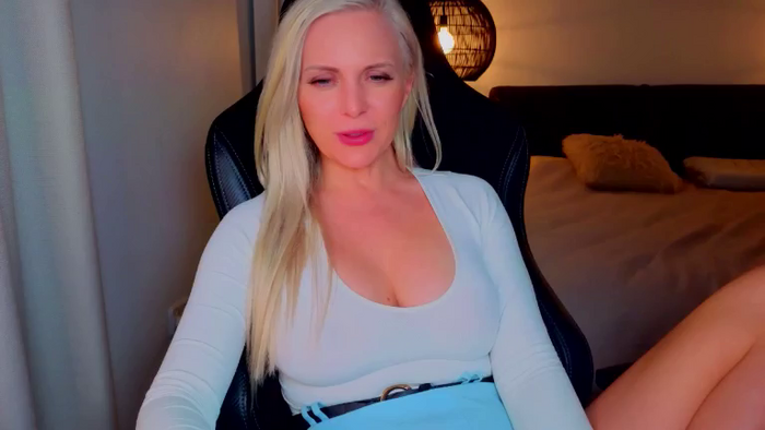 MsLindsayDevis
