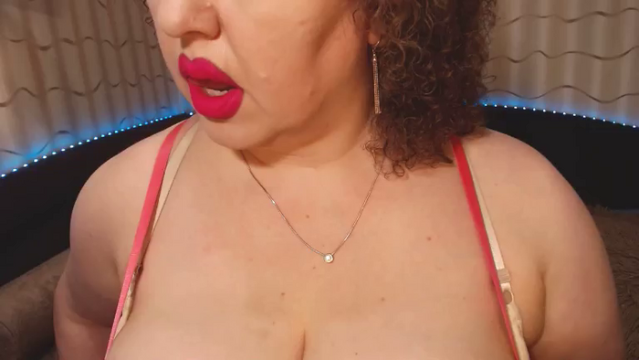 CurvyKatty40DD