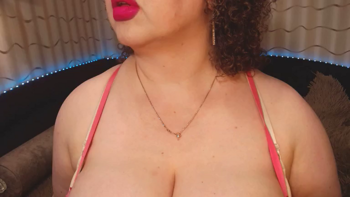CurvyKatty40DD