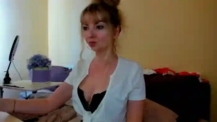 2025/09/03/streamate-moonlightgirl-13-53-38
