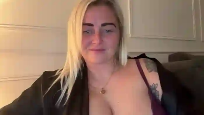 2025/09/04/streamate-busty_lucy_uk-05-59-43