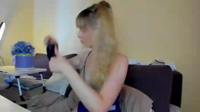 2025/09/04/streamate-moonlightgirl-05-52-36