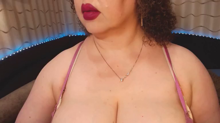 CurvyKatty40DD