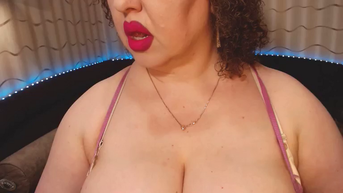 CurvyKatty40DD