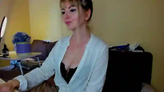 2025/09/12/streamate-moonlightgirl-10-07-15