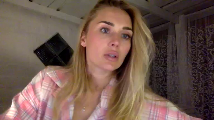 Tina_a