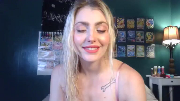 AlexMarieXOXO