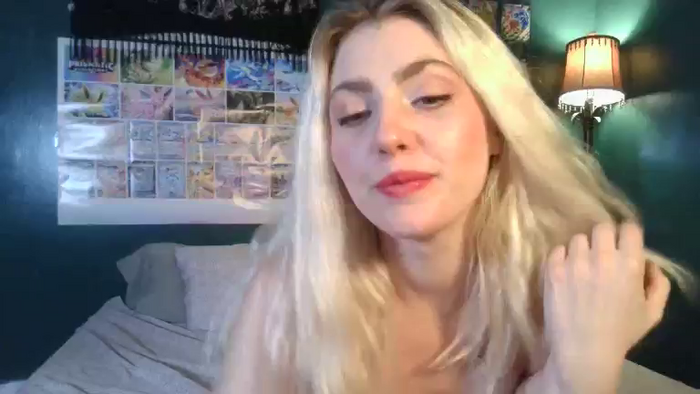 AlexMarieXOXO