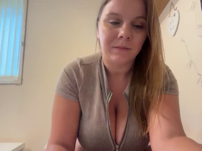 BustyMollyy