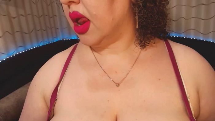 CurvyKatty40DD