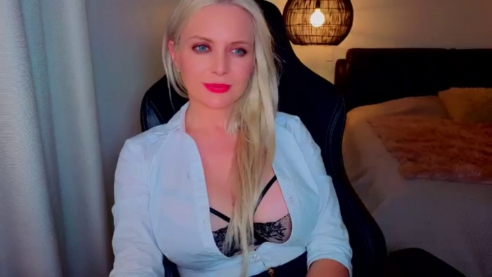 MsLindsayDevis