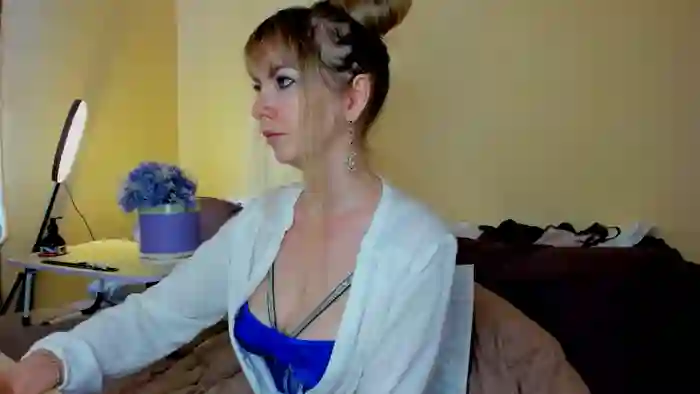 2025/09/15/streamate-moonlightgirl-05-34-41