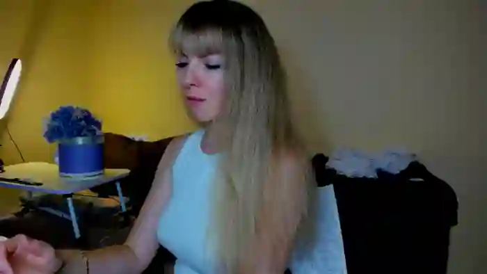 2025/09/15/streamate-moonlightgirl-17-32-43