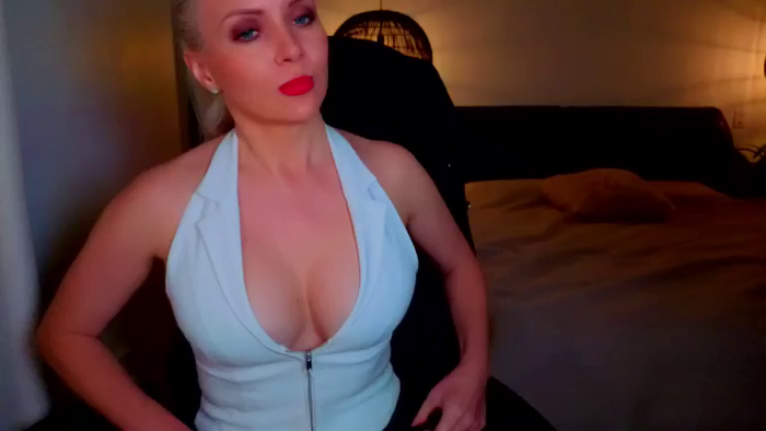 MsLindsayDevis