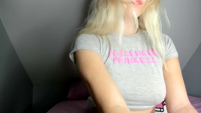 XxAlliGirlNextDoor