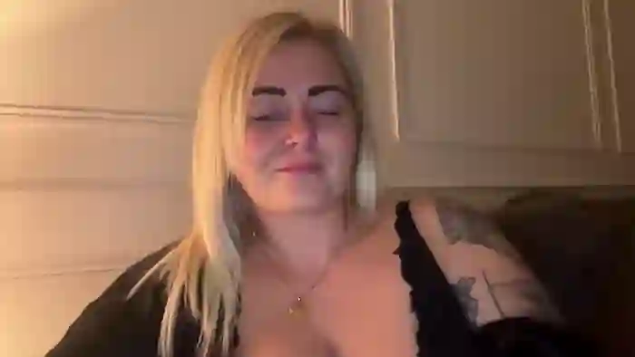 2025/09/16/streamate-busty_lucy_uk-05-09-51