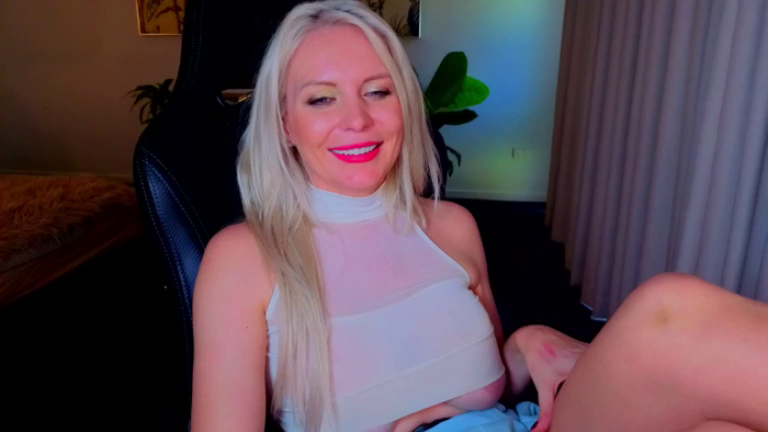 MsLindsayDevis