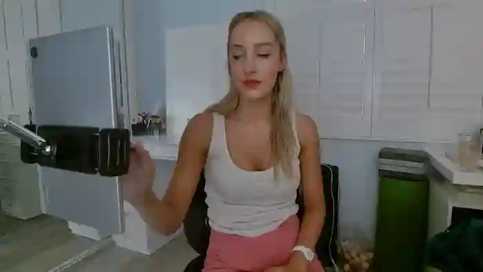 2025/09/17/streamate-daynaknight702-20-24-24