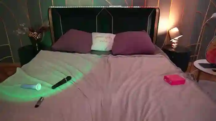 2025/09/18/streamate-monamourr-09-18-04