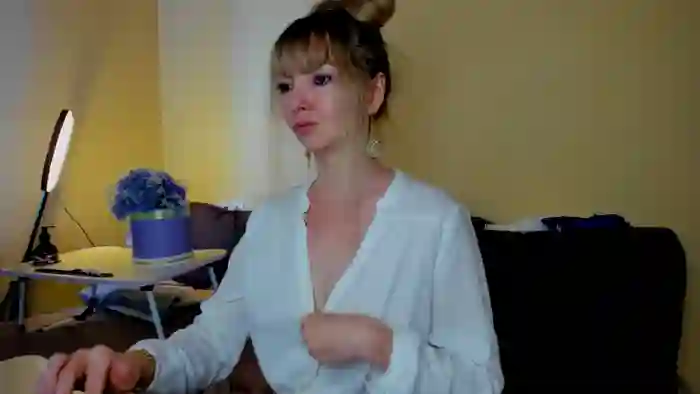 2025/09/18/streamate-moonlightgirl-06-26-12