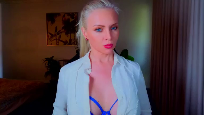 MsLindsayDevis