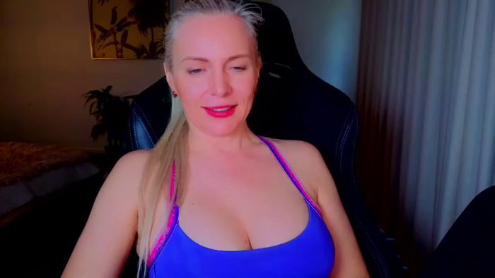 MsLindsayDevis