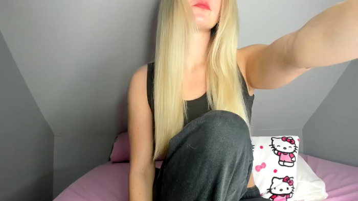 XxAlliGirlNextDoor