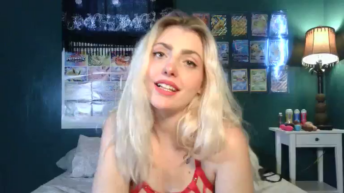 AlexMarieXOXO