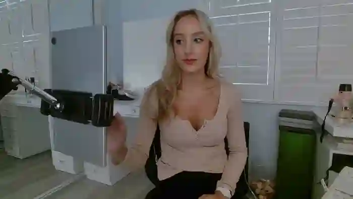 2025/09/19/streamate-daynaknight702-21-28-38