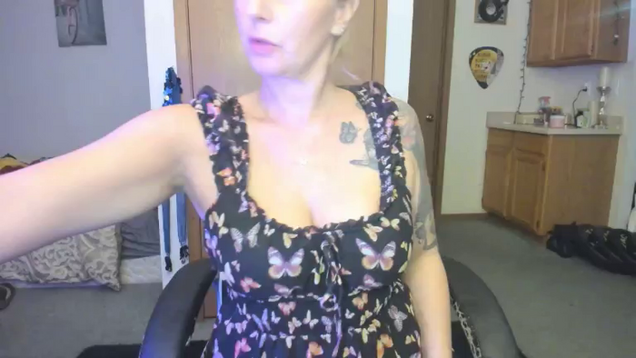 Hottyhousewife18