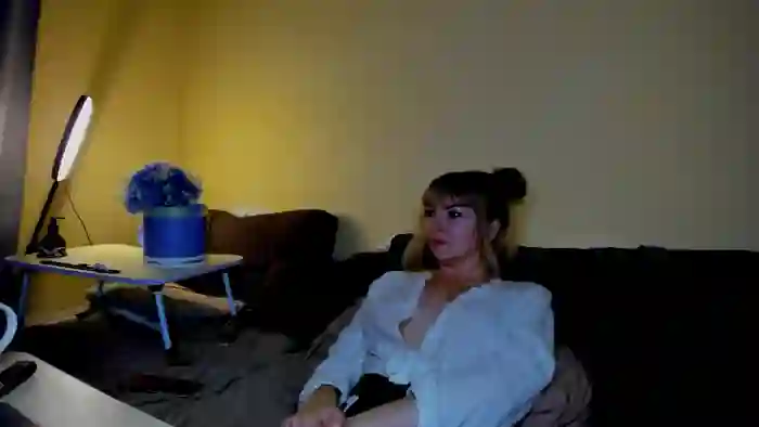2025/09/20/streamate-moonlightgirl-17-00-24