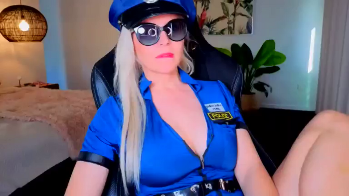 MsLindsayDevis