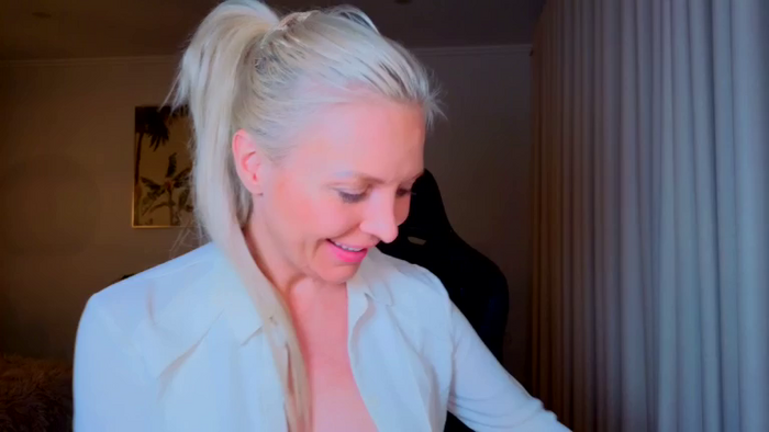 MsLindsayDevis