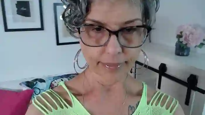 2025/10/23/streamate-izzyoncam-15-24-06