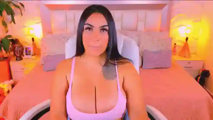 2025/10/23/streamate-martinapiero-00-48-41