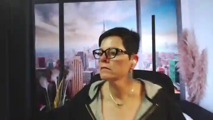 2025/10/23/streamate-mollysun-18-59-28