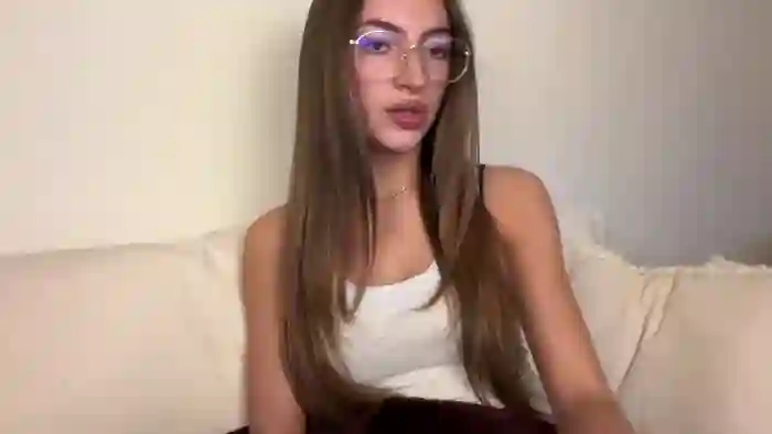 2025/10/23/streamate-petitelilyuk-16-30-28